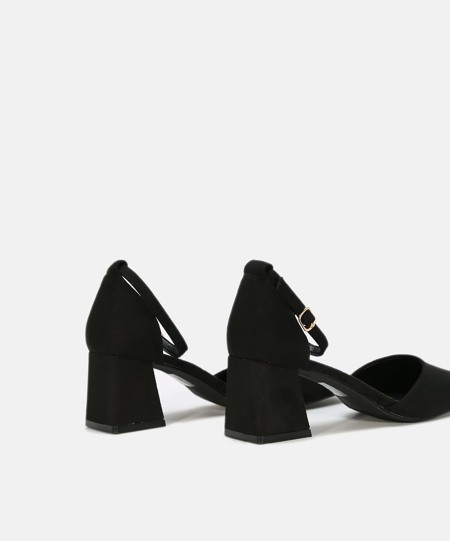 Sapatos salto largo image number null